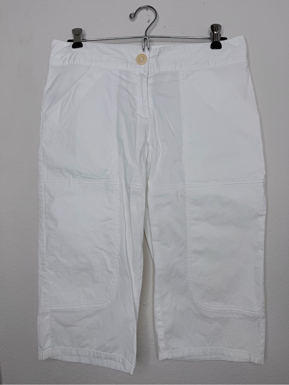 Maxstudio Womens Cargo Bermuda Shorts Small White Mid Rise Pockets Flat Front